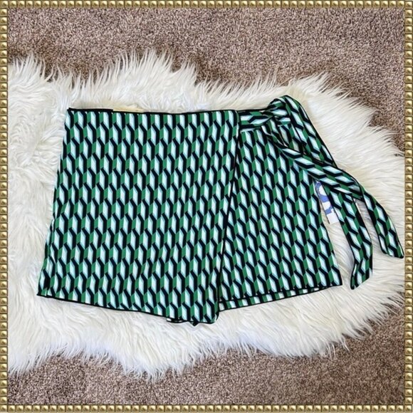 Diane von Furstenberg Target Green Geo Skort Large NWT - Picture 3 of 10
